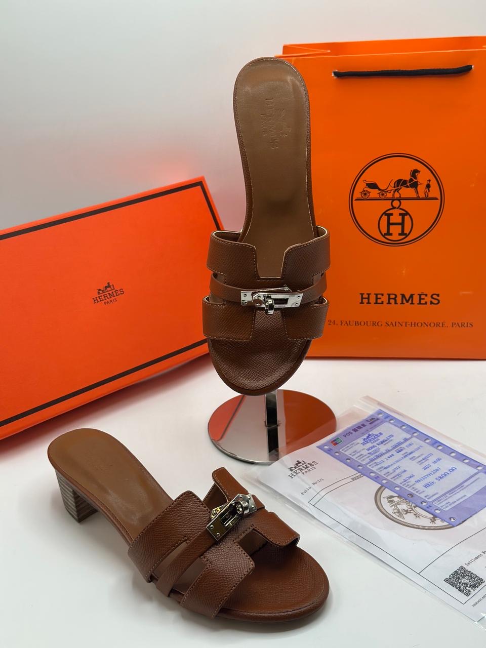 Hermès Oran–Inspired Leather Heeled Sandals – H-Cut Signature Design