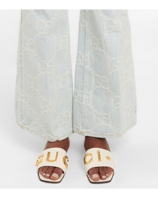 GUCCI Matelassé Heeled Sandals – Gold-Tone Logo | White & Black
